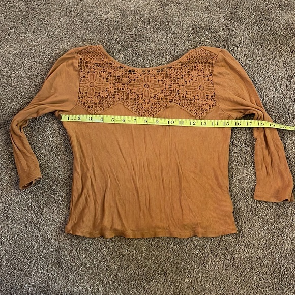 American Eagle Outfitters Crop Top - Picture 2 of 5